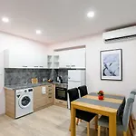 Apartament Thermi 1 *